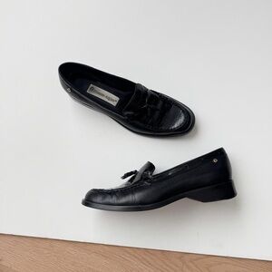 Etienne Aigner Black Leather Loafers 7.5 Animal Print Tassel Preppy Minimalist